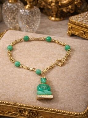 Vintage buddha charm bracelet green glass beads gold tone spiritual beaded